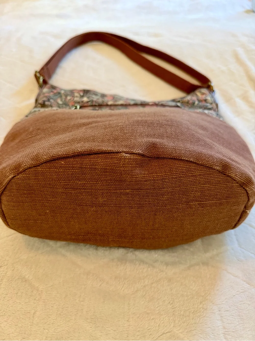 Sakroots - Artist Circle Soft Bucket Crossbody Bag Adjustable Strap